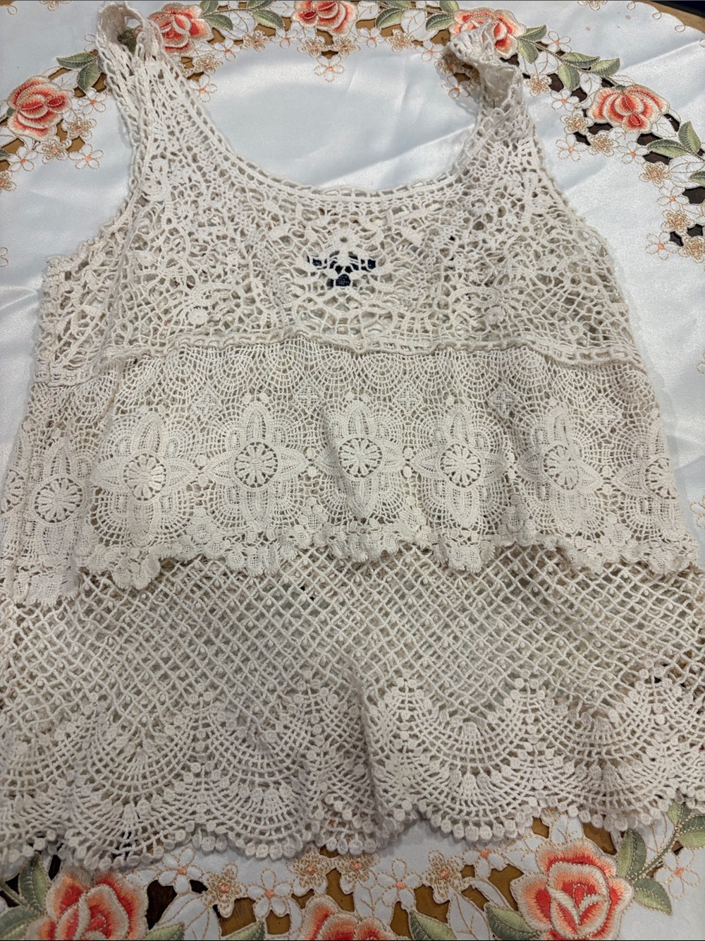 American Eagle Outfitters Cream Crochet Lace Tank